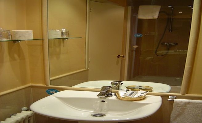 Hostal Laris Madrid Exterior foto