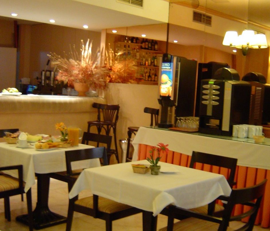 Hostal Laris Madrid Exterior foto
