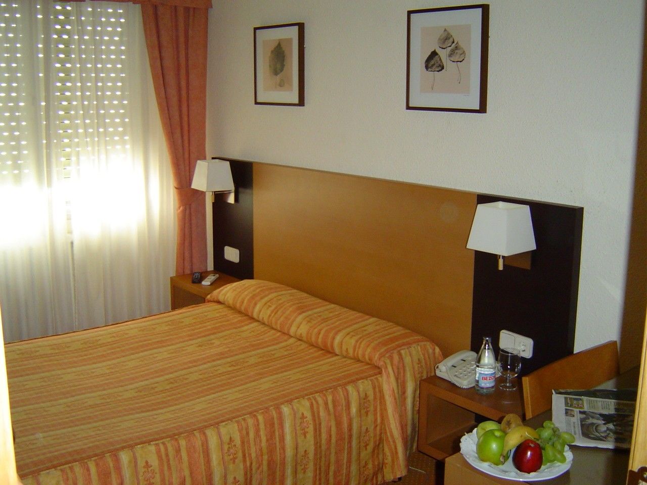 Hostal Laris Madrid Exterior foto